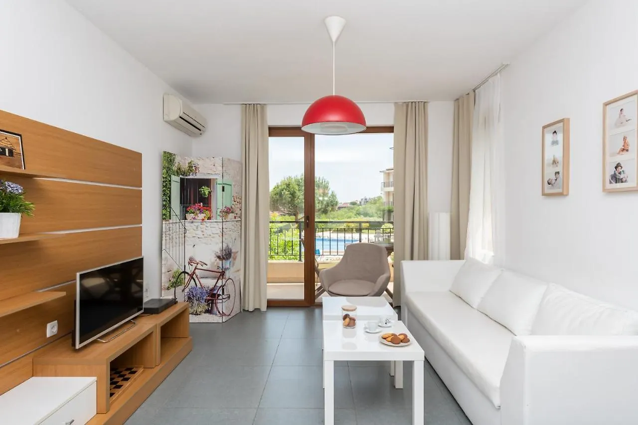 Созопол Парадайс Блу Апартаментс Apartman 0*, Szozopol